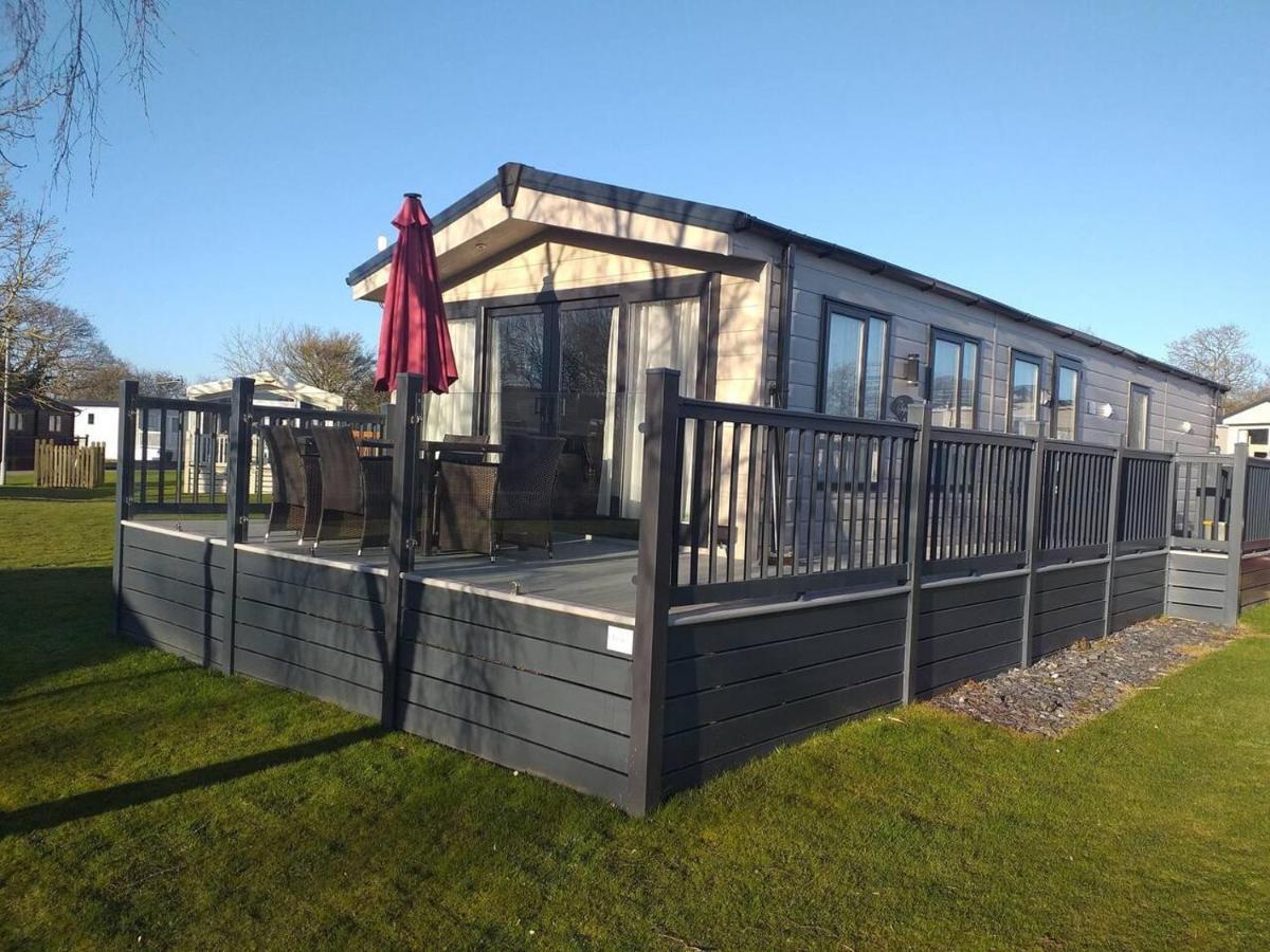 Superior 6 Berth Holiday Home In Suffolk Saxmundham Eksteriør bilde