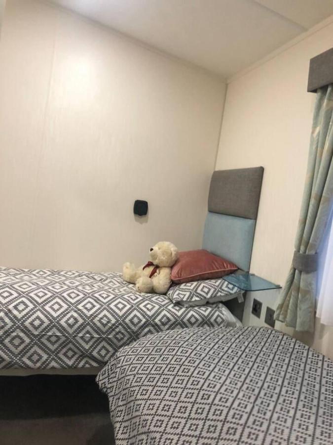 Superior 6 Berth Holiday Home In Suffolk Saxmundham Eksteriør bilde